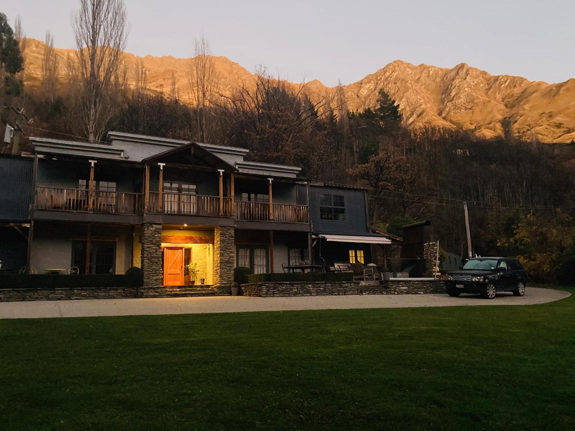 Moonlight Escape Lodge Queenstown Exteriör bild